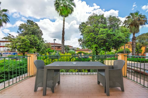 Prenota da questo sito web Casa Versilia Hotel